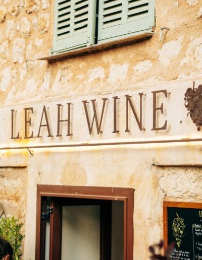 Devanture Cave à vin Leah Wine